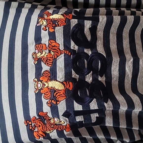 DISNEY STORE Tigger Embroidered Blue Striped Long Sleeve XL Vintage Sweatshirt - Picture 2 of 12